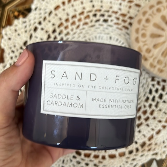 Saddle & Cardamon Scented Candle - Picture 11 of 12
